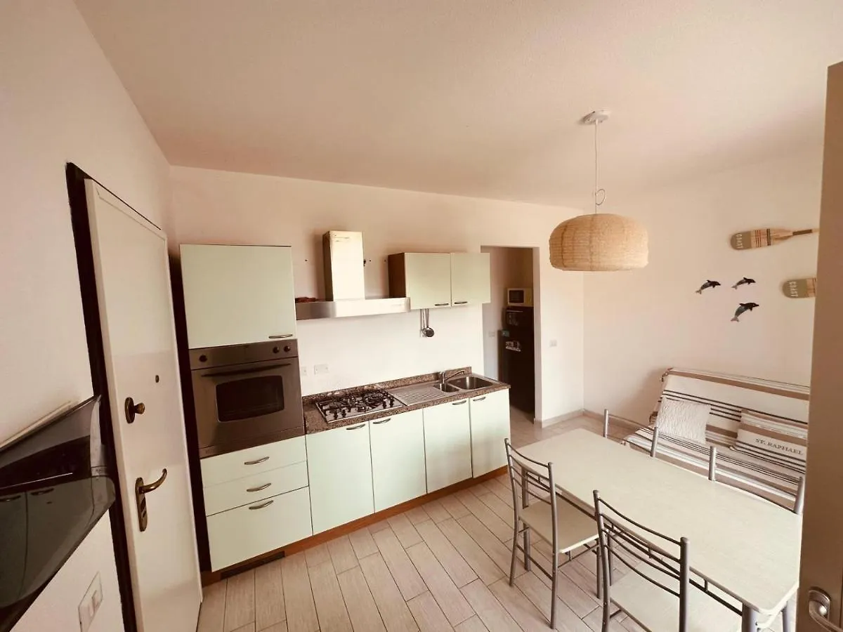 Mare Blue Apartment Badesi 0*,