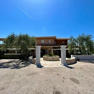 Marina Hotel